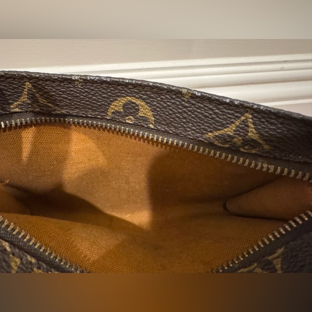 Louis Vuitton Brown Monogram Clutch Bag - Picture 4 of 4